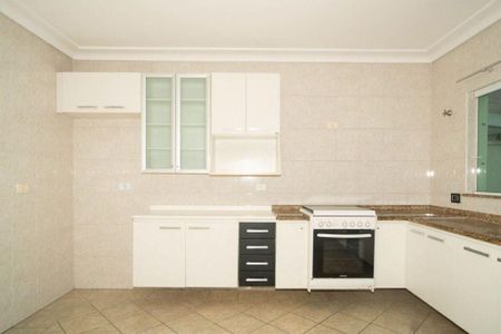 Casa à venda com 227m², 3 quartos e 4 vagas