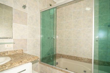 Casa à venda com 227m², 3 quartos e 4 vagas