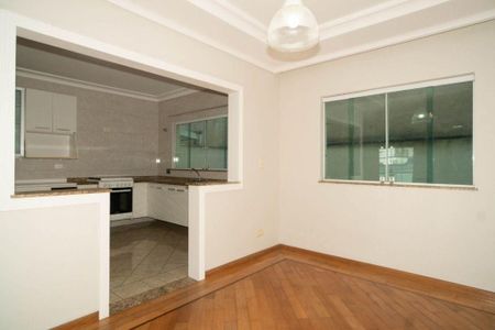 Casa à venda com 227m², 3 quartos e 4 vagas