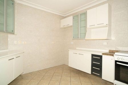 Casa à venda com 227m², 3 quartos e 4 vagas