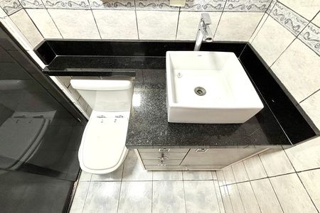 Banheiro  de apartamento para alugar com 2 quartos, 59m² em Conjunto Habitacional Padre Jose de Anchieta, São Paulo
