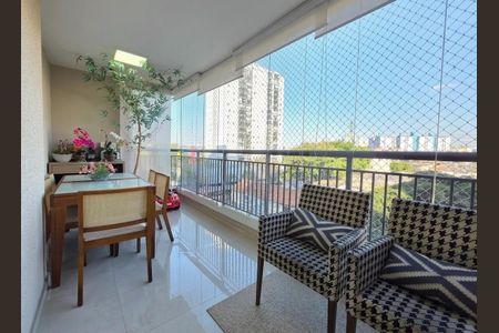 Apartamento à venda com 68m², 2 quartos e 1 vaga Apartamento à venda com 68m², 2 quartos e 1 vagaVaranda