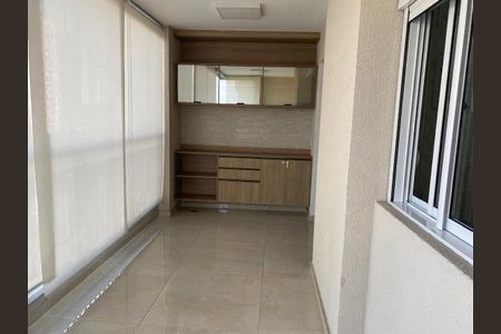 Apartamento à venda com 68m², 2 quartos e 1 vaga Apartamento à venda com 68m², 2 quartos e 1 vagaVaranda