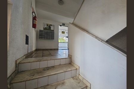 Apartamento para alugar com 94m², 3 quartos e 1 vaga Apartamento para alugar com 94m², 3 quartos e 1 vagaEscada