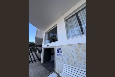 Apartamento para alugar com 264m², 3 quartos e 1 vaga Apartamento para alugar com 264m², 3 quartos e 1 vagaPlaca