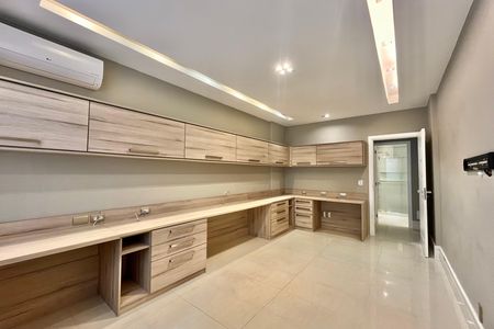 Apartamento para alugar com 264m², 3 quartos e 1 vaga Apartamento para alugar com 264m², 3 quartos e 1 vagaQuarto 1