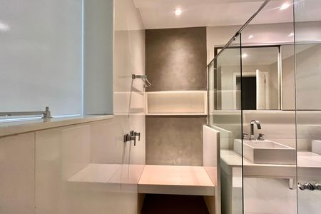 Apartamento para alugar com 264m², 3 quartos e 1 vaga Apartamento para alugar com 264m², 3 quartos e 1 vagaBanheiro da Suíte