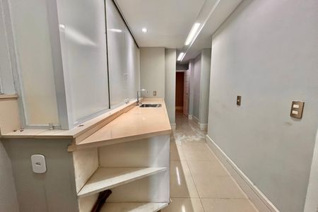 Apartamento para alugar com 264m², 3 quartos e 1 vaga Apartamento para alugar com 264m², 3 quartos e 1 vagaÁrea de Serviço