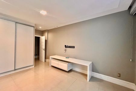 Apartamento para alugar com 264m², 3 quartos e 1 vaga Apartamento para alugar com 264m², 3 quartos e 1 vagaQuarto 3