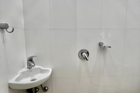 Apartamento para alugar com 264m², 3 quartos e 1 vaga Apartamento para alugar com 264m², 3 quartos e 1 vagaBanheiro de serviço