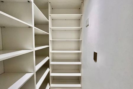 Apartamento para alugar com 264m², 3 quartos e 1 vaga Apartamento para alugar com 264m², 3 quartos e 1 vagaÁrea de Serviço