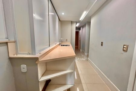 Apartamento para alugar com 264m², 3 quartos e 1 vaga Apartamento para alugar com 264m², 3 quartos e 1 vagaÁrea de Serviço