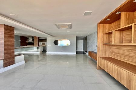 Apartamento para alugar com 264m², 3 quartos e 1 vaga Apartamento para alugar com 264m², 3 quartos e 1 vagaSala