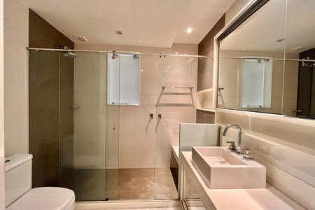 Apartamento para alugar com 264m², 3 quartos e 1 vaga