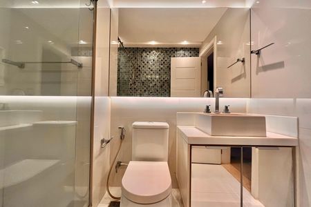 Apartamento para alugar com 264m², 3 quartos e 1 vaga Apartamento para alugar com 264m², 3 quartos e 1 vagaBanheiro social