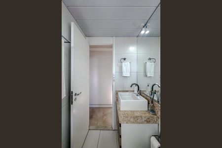 Apartamento à venda com 52m², 2 quartos e 1 vaga Apartamento à venda com 52m², 2 quartos e 1 vagaBanheiro