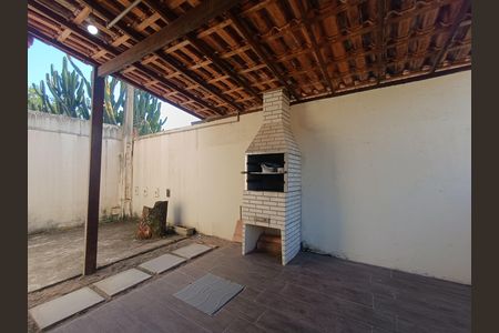 Casa de condomínio para alugar com 70m², 1 quarto e 1 vaga Casa de condomínio para alugar com 70m², 1 quarto e 1 vagaCHURRASQUEIRA