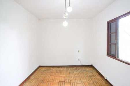 Casa para alugar com 150m², 2 quartos e 2 vagasQuarto 1