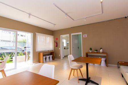 Apartamento para alugar com 55m², 2 quartos e sem vagaÁrea comum