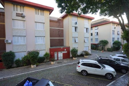Sala - vista de apartamento para alugar com 2 quartos, 60m² em Higienópolis, Porto Alegre