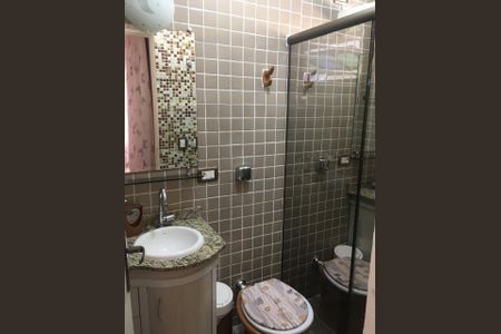 Banheiro de casa de condomínio à venda com 3 quartos, 102m² em Xaxim, Curitiba