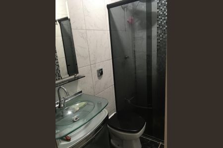 Banheiro de casa de condomínio à venda com 3 quartos, 102m² em Xaxim, Curitiba