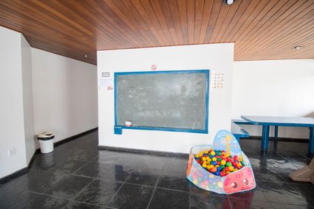 Apartamento à venda com 82m², 3 quartos e 2 vagas Apartamento à venda com 82m², 3 quartos e 2 vagasÁrea comum - Brinquedoteca