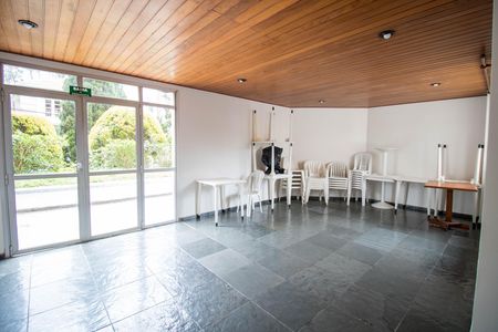 Apartamento à venda com 82m², 3 quartos e 2 vagas Apartamento à venda com 82m², 3 quartos e 2 vagasÁrea comum - Salão de festas