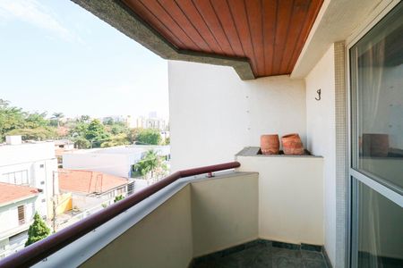 Apartamento à venda com 82m², 3 quartos e 2 vagas Apartamento à venda com 82m², 3 quartos e 2 vagasVaranda