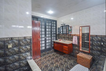 Casa para alugar com 223m², 3 quartos e 5 vagas Casa para alugar com 223m², 3 quartos e 5 vagasBanheiro da Suíte