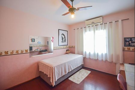 Casa para alugar com 223m², 3 quartos e 5 vagas Casa para alugar com 223m², 3 quartos e 5 vagasQuarto 1