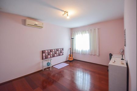 Casa para alugar com 223m², 3 quartos e 5 vagas Casa para alugar com 223m², 3 quartos e 5 vagasQuarto 2