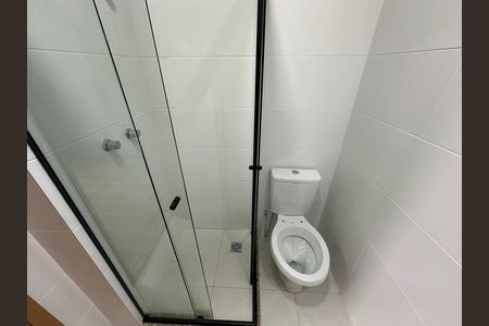 Apartamento para alugar com 57m², 2 quartos e 1 vaga Apartamento para alugar com 57m², 2 quartos e 1 vagaBanheiro da Suíte