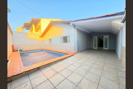 Casa para alugar com 6 quartos, 267m² em Parque Amazonia, Goiânia