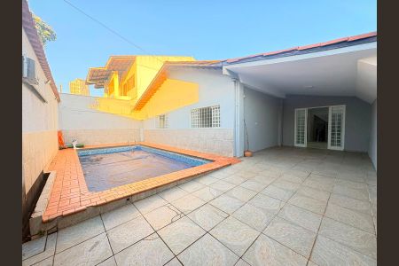 Casa para alugar com 6 quartos, 267m² em Parque Amazonia, Goiânia