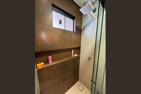 Casa à venda com 150m², 3 quartos e 2 vagasBanheiro 