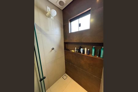 Casa à venda com 150m², 3 quartos e 2 vagasBanheiro da Suíte