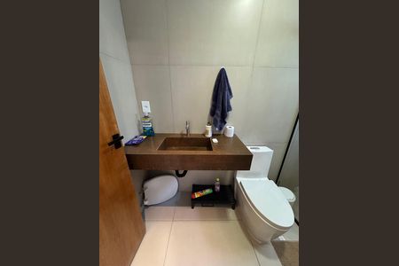 Casa à venda com 150m², 3 quartos e 2 vagasBanheiro da Suíte
