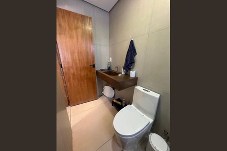 Casa à venda com 150m², 3 quartos e 2 vagasBanheiro da Suíte