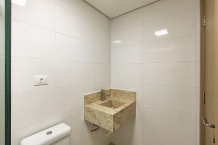Banheiro da Suíte de apartamento para alugar com 2 quartos, 86m² em Vilamar, Praia Grande