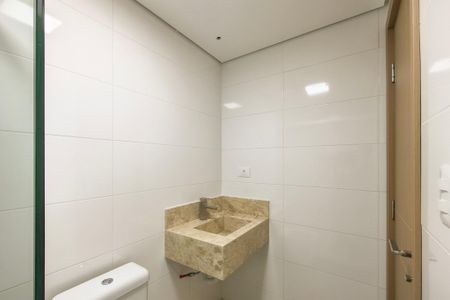 Banheiro  de apartamento para alugar com 2 quartos, 86m² em Vilamar, Praia Grande