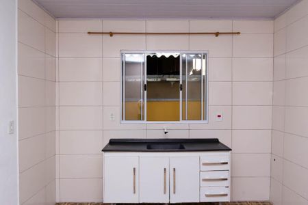 Casa para alugar com 48m², 1 quarto e sem vaga