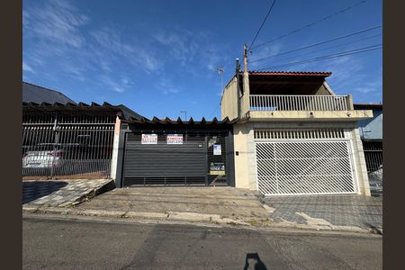 Casa para alugar com 125m², 3 quartos e 2 vagas Casa para alugar com 125m², 3 quartos e 2 vagasFachada com PLACA