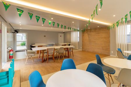 Apartamento para alugar com 32m², 2 quartos e sem vaga Apartamento para alugar com 32m², 2 quartos e sem vagaÁrea comum - Salão de festas
