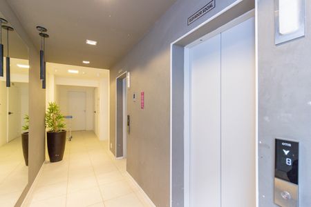 Apartamento à venda com 34m², 2 quartos e sem vaga Apartamento à venda com 34m², 2 quartos e sem vagaHall de Entrada