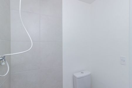Banheiro de apartamento à venda com 2 quartos, 34m² em Parque Pan Americano, São Paulo