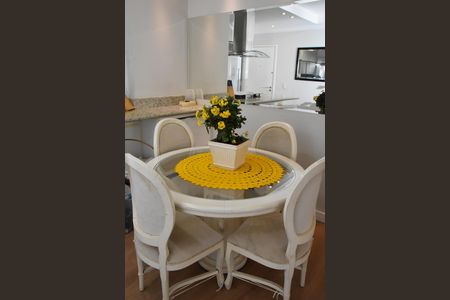 Apartamento à venda com 69m², 2 quartos e 1 vaga Apartamento à venda com 69m², 2 quartos e 1 vagaSala de Jantar