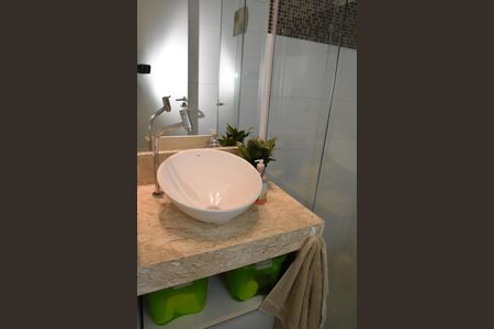 Apartamento à venda com 69m², 2 quartos e 1 vaga Apartamento à venda com 69m², 2 quartos e 1 vagaBanheiro Social