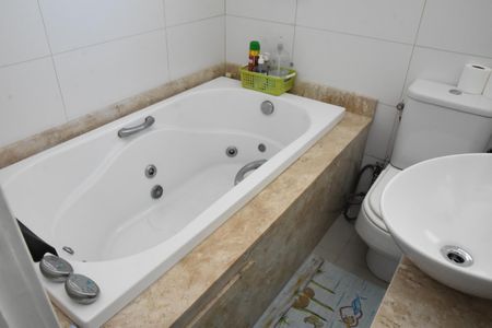 Banheiro da Suíte de apartamento para alugar com 2 quartos, 69m² em Retiro, Jundiaí
