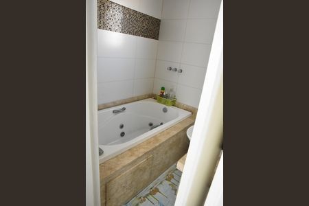 Apartamento à venda com 69m², 2 quartos e 1 vaga Apartamento à venda com 69m², 2 quartos e 1 vagaBanheiro da Suíte